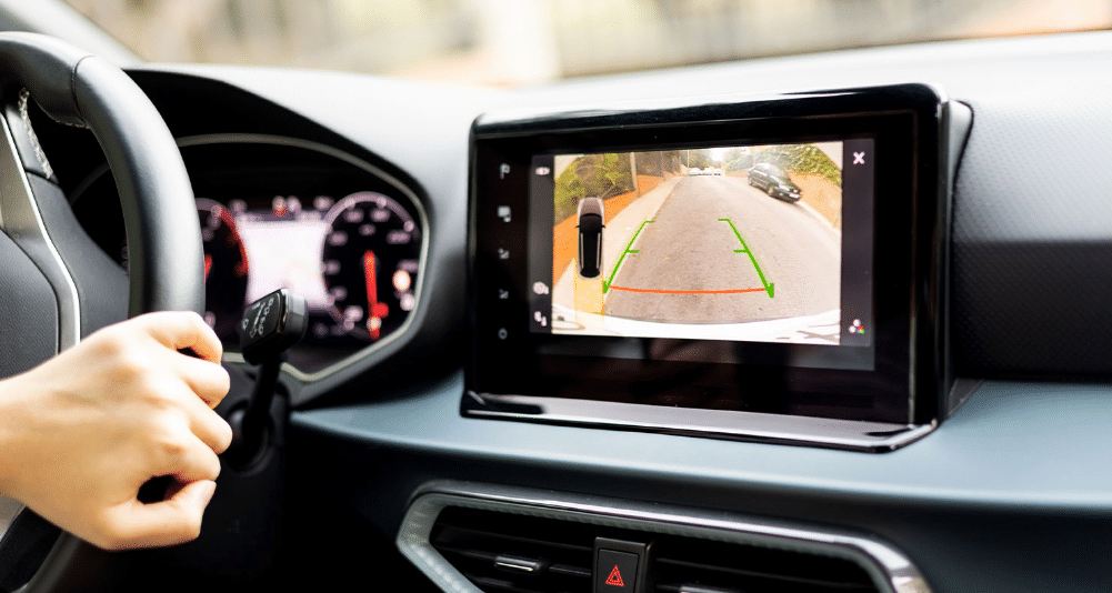 How Car Reverse Camera Help Reduce Blind Spots?